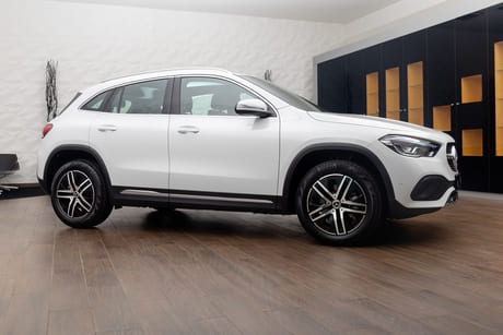 Фото Mercedes-Benz GLA Внедорожник